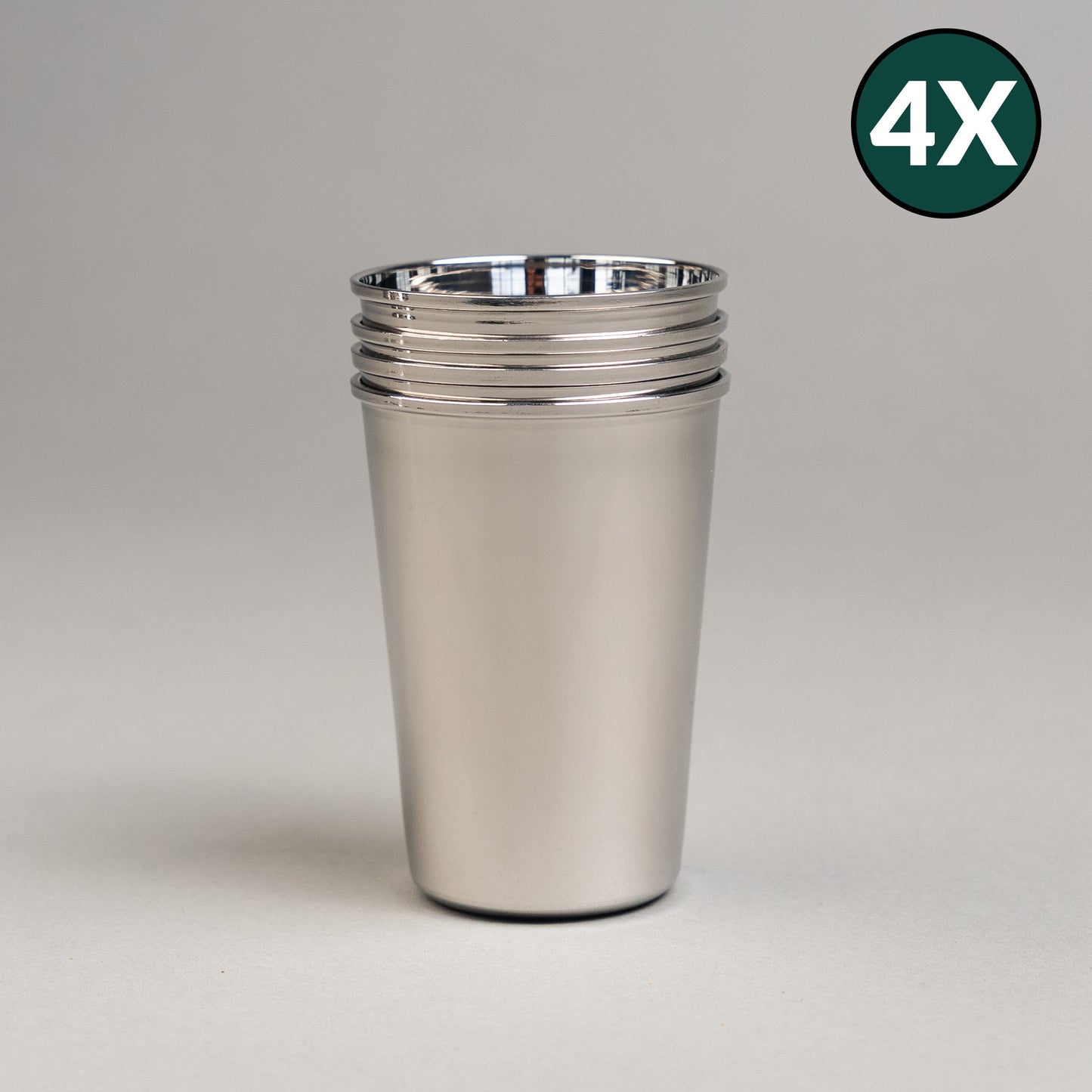 Ancien gobelet en inox (lot de 4)